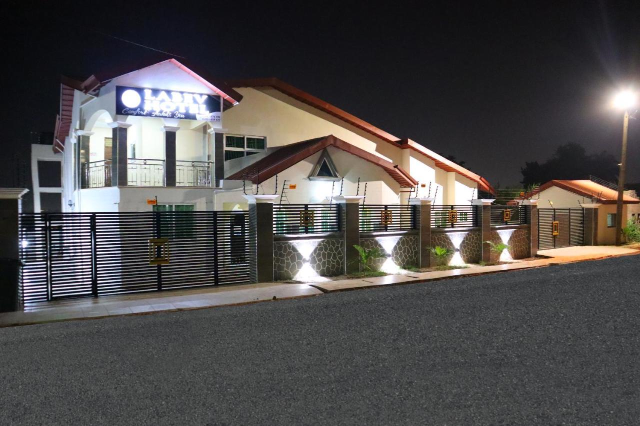 Labev Hotel คูมาซี ภายนอก รูปภาพ