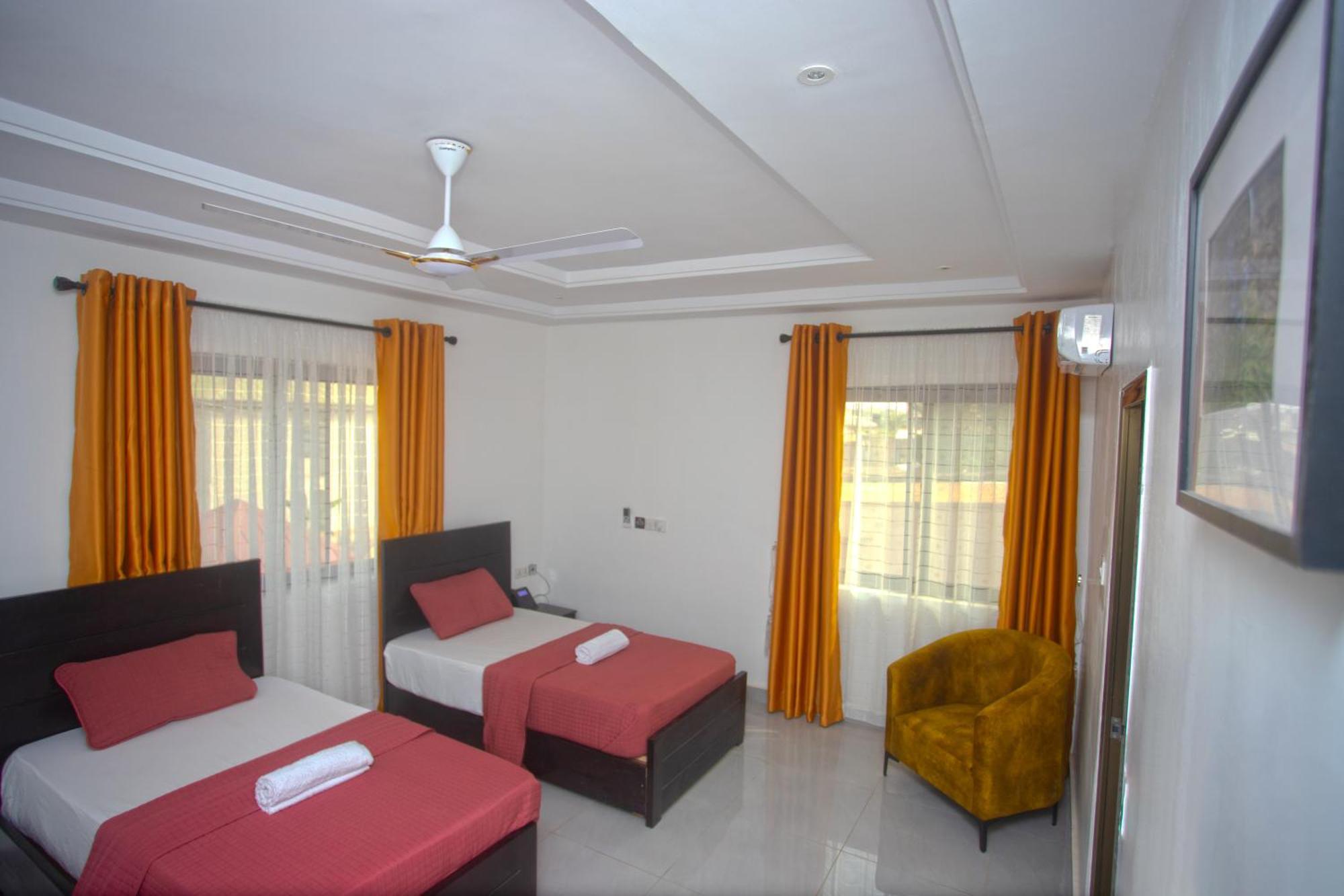 Labev Hotel คูมาซี ภายนอก รูปภาพ