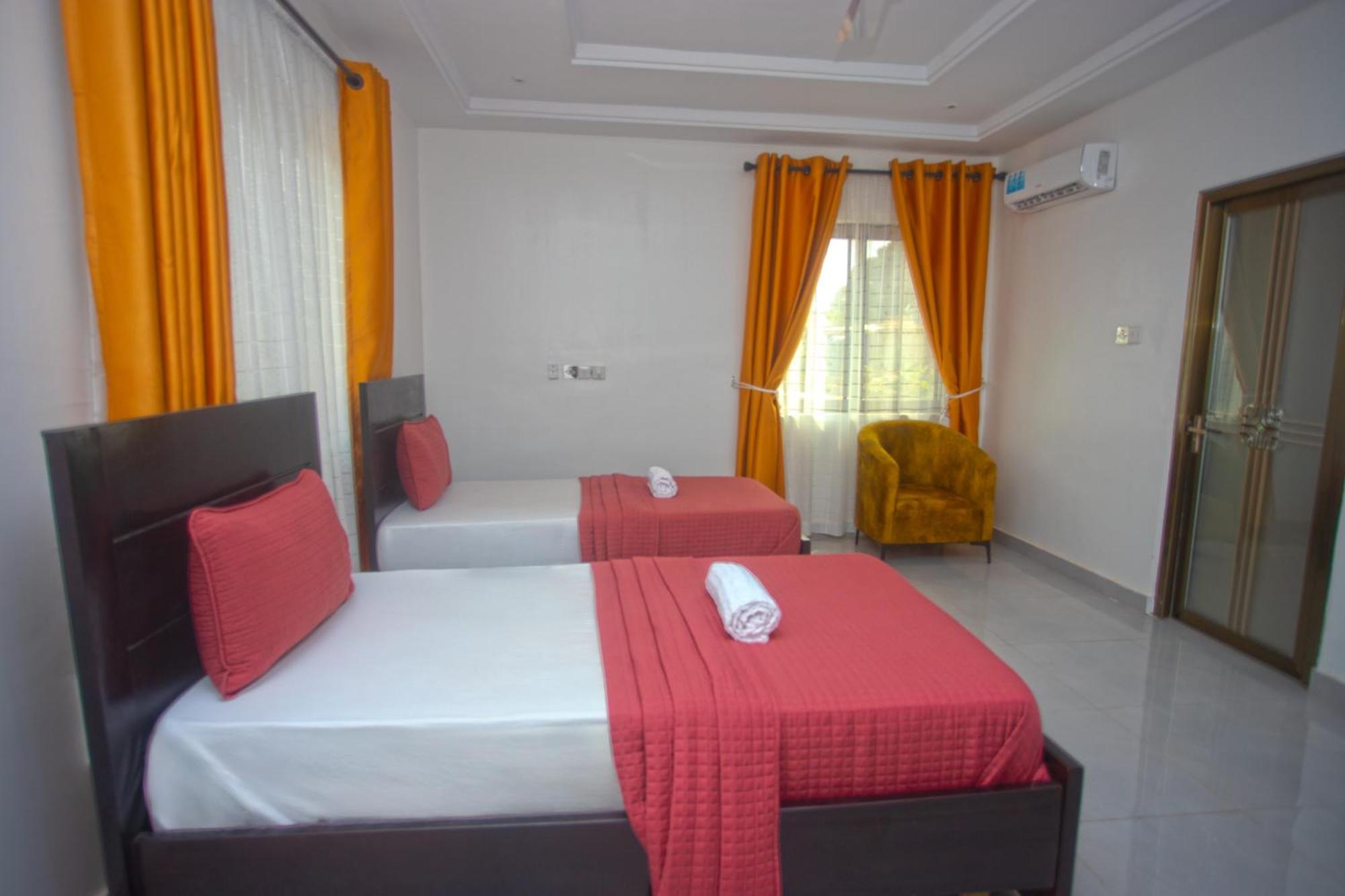 Labev Hotel คูมาซี ภายนอก รูปภาพ