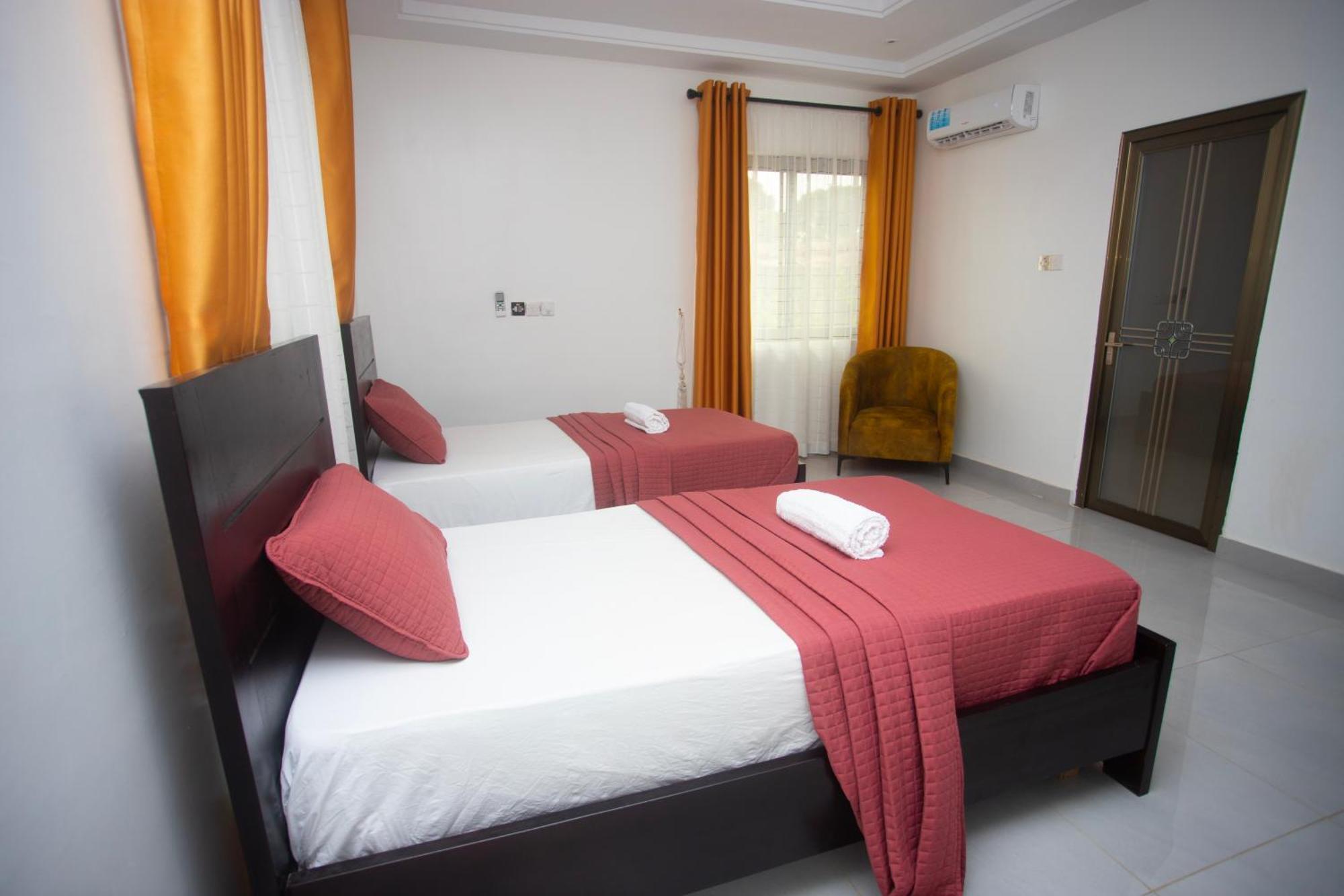 Labev Hotel คูมาซี ภายนอก รูปภาพ
